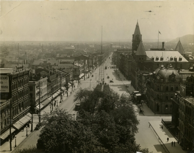 King Street East, looking east. [ca. 1913]